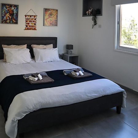 Alex'S Vacation Suite - 100M From The Beach - 6 Guests Пафос Екстериор снимка