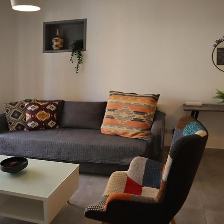 Alex'S Vacation Suite - 100M From The Beach - 6 Guests Пафос Екстериор снимка