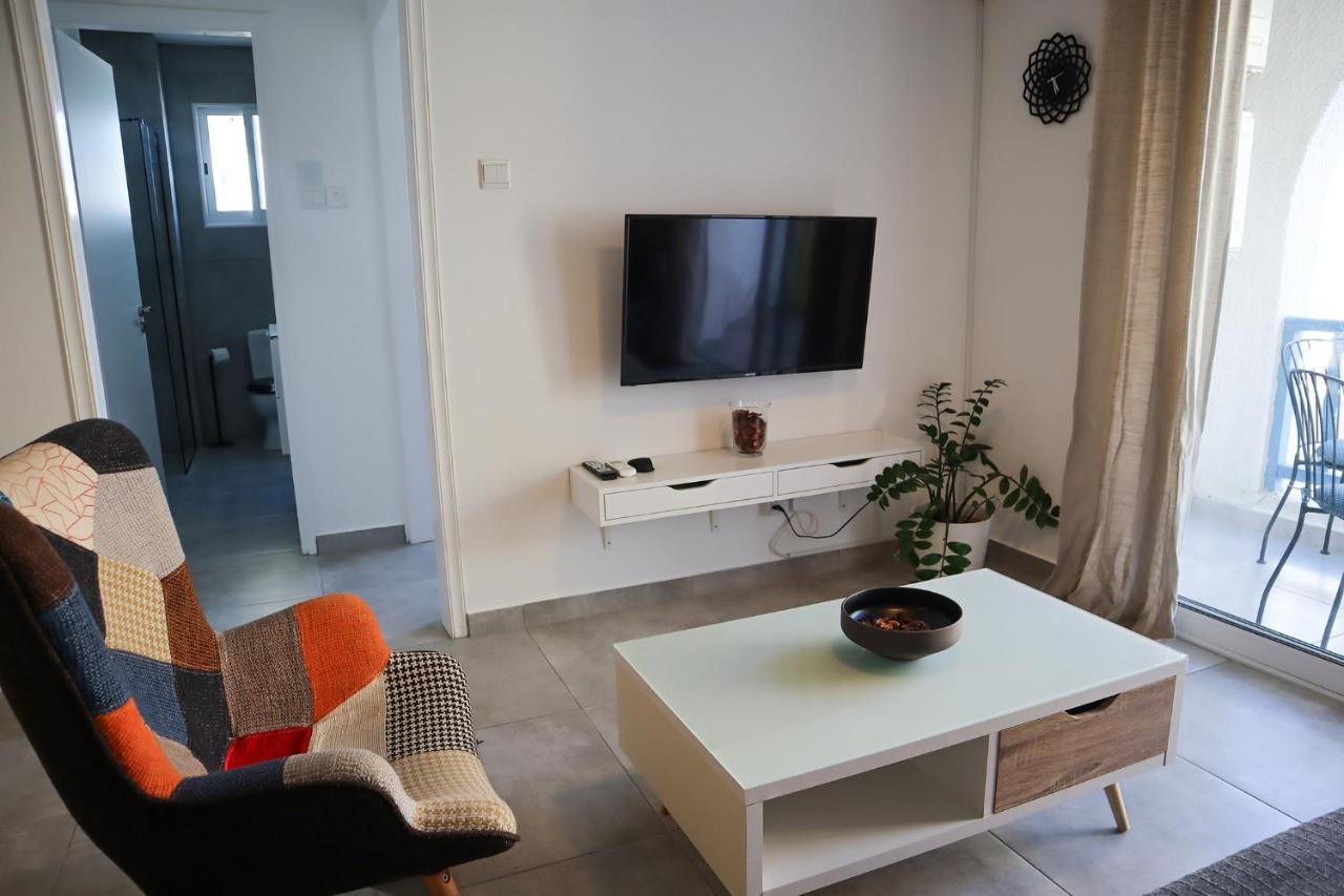 Alex'S Vacation Suite - 100M From The Beach - 6 Guests Пафос Екстериор снимка