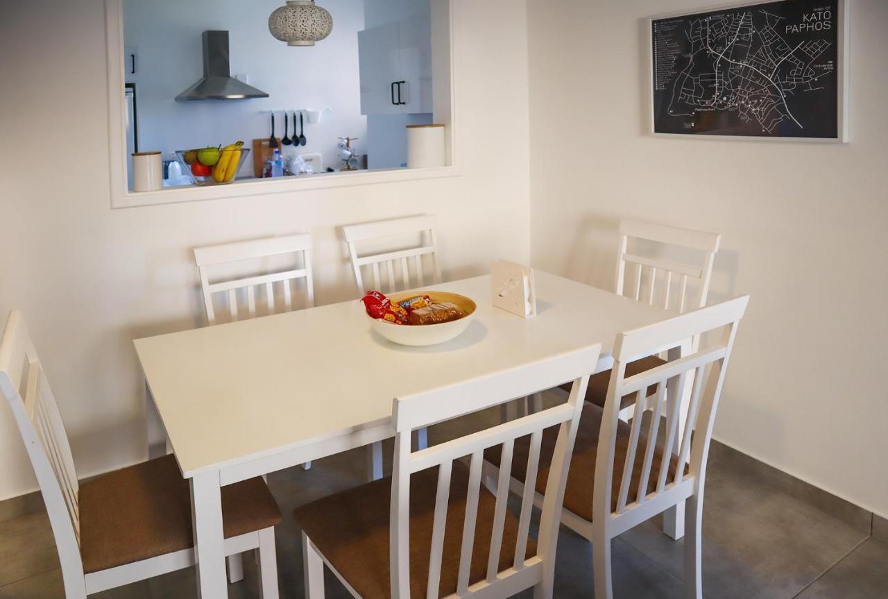 Alex'S Vacation Suite - 100M From The Beach - 6 Guests Пафос Екстериор снимка