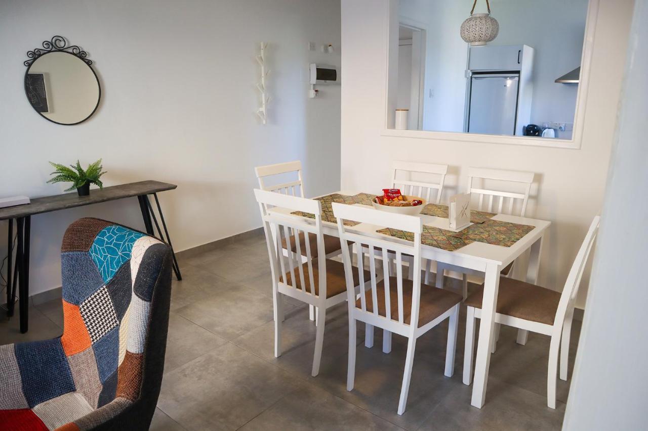 Alex'S Vacation Suite - 100M From The Beach - 6 Guests Пафос Екстериор снимка
