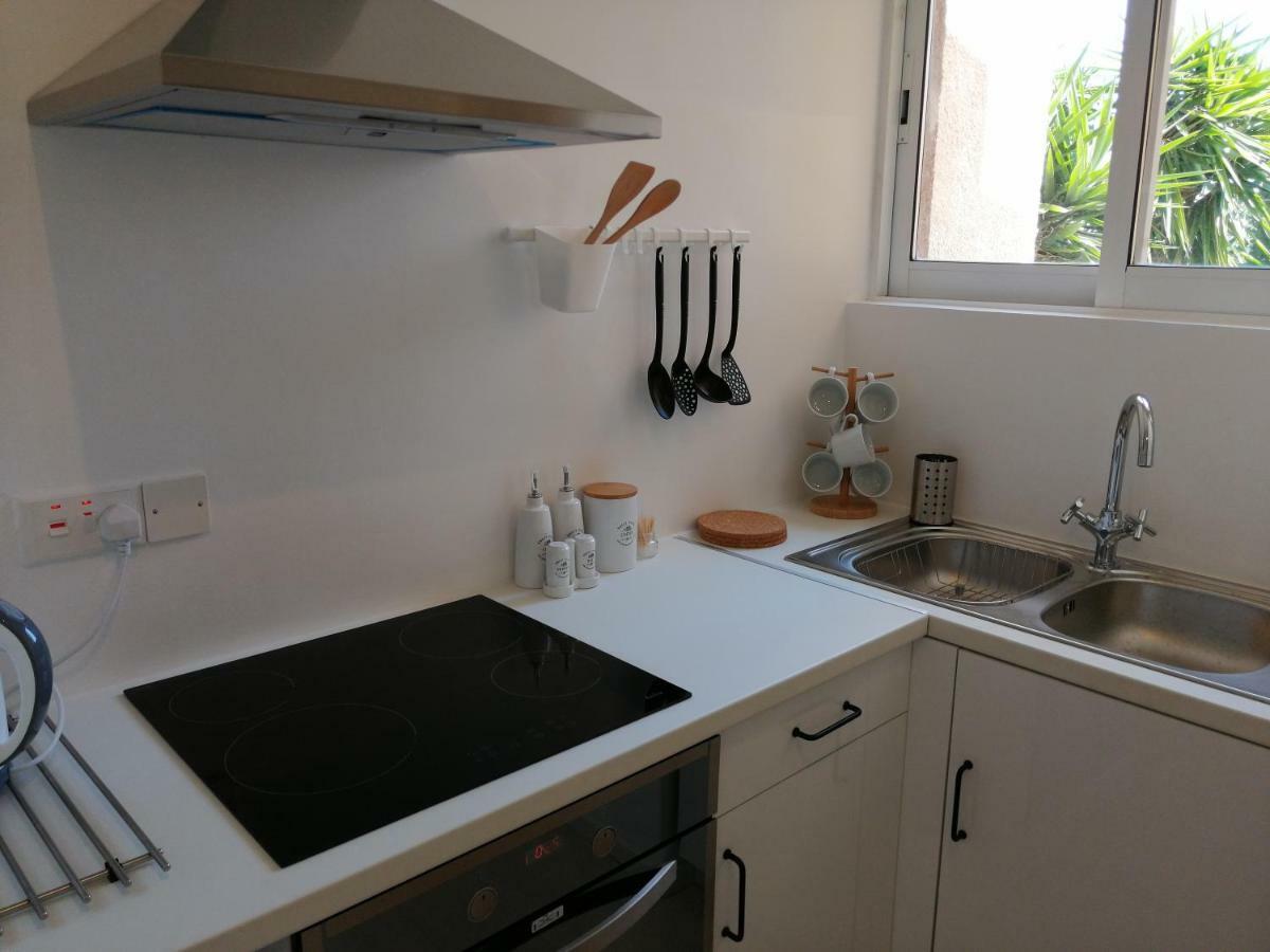 Alex'S Vacation Suite - 100M From The Beach - 6 Guests Пафос Екстериор снимка
